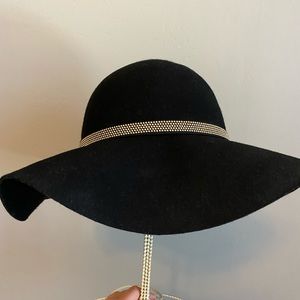 Black Bebe floppy hat